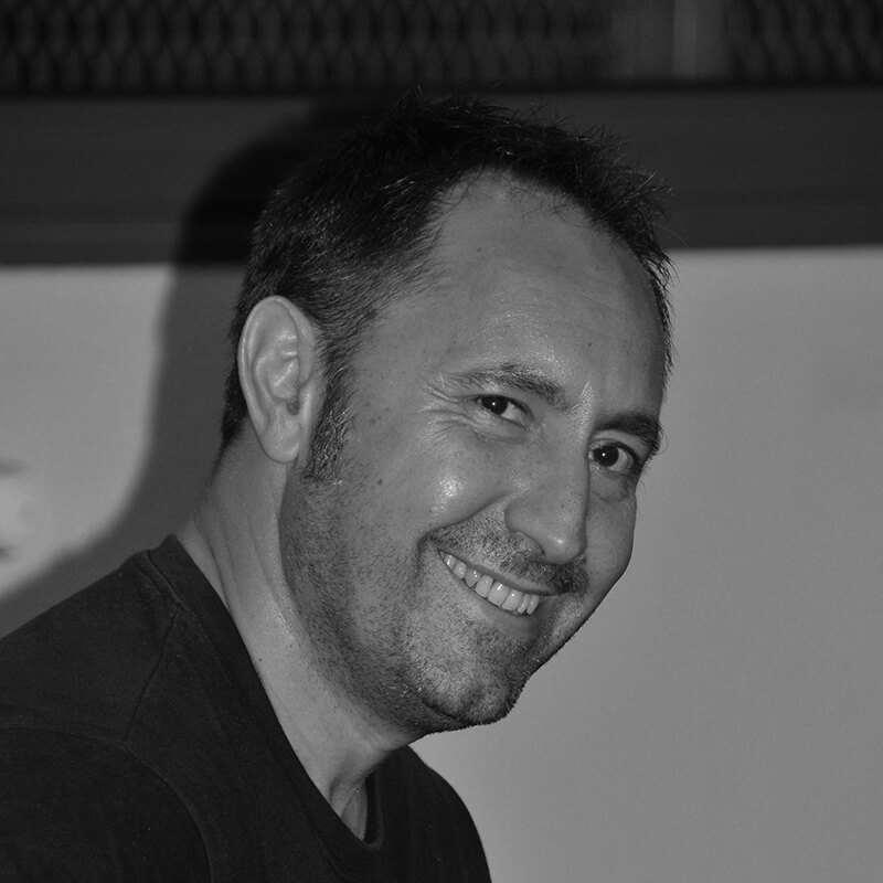 Photo de notre membre fondateur Pascal Fernandez, professeur de guitare flamenca
